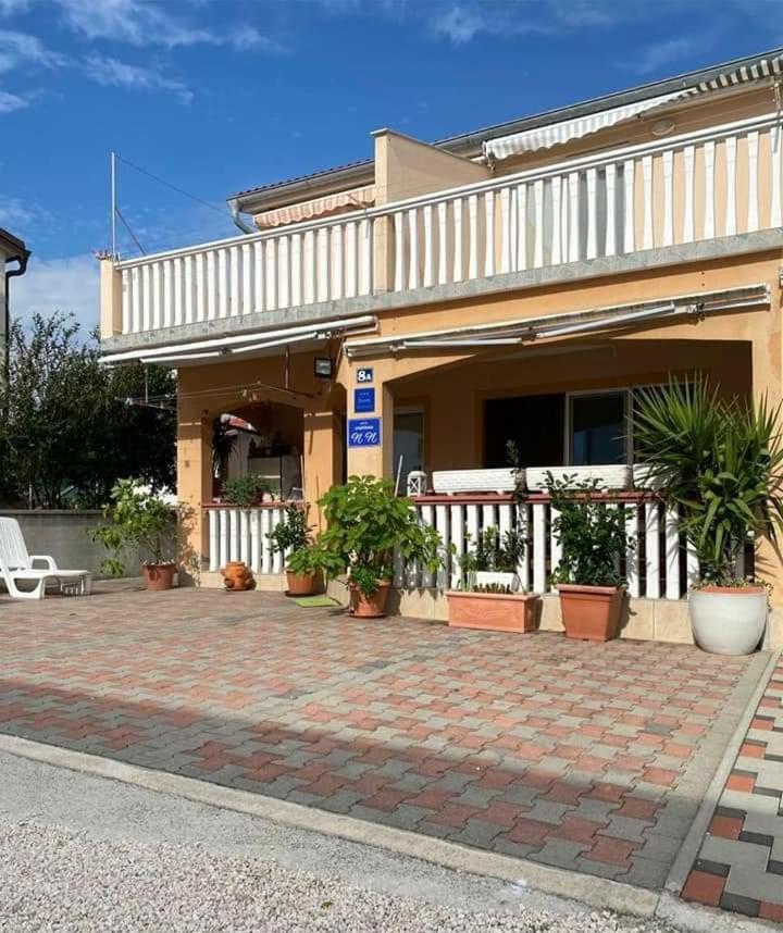 N.N Vir Exterior photo