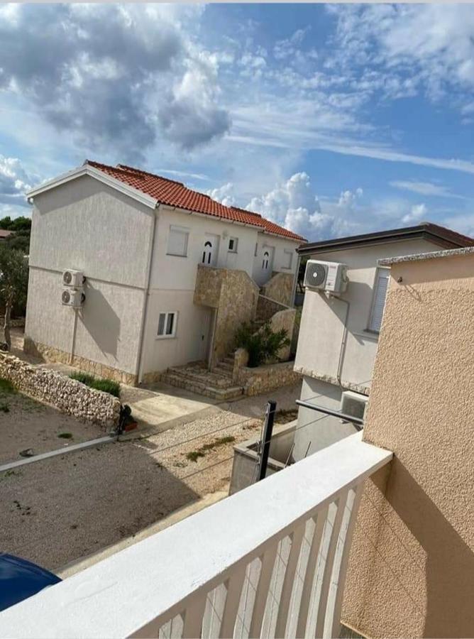 N.N Vir Exterior photo