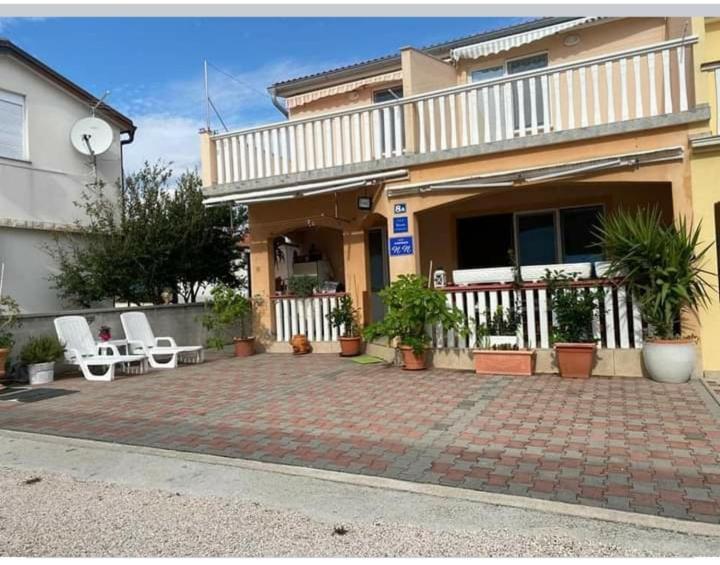 N.N Vir Exterior photo