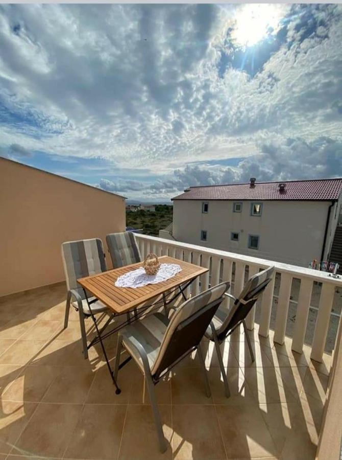 N.N Vir Exterior photo
